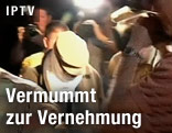 Polizisten führen den mutmaßlichen Urheber des Mohammed-Videos ab