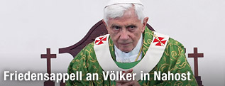 Papst Benedikt XVI. bei einer Open-Air-Messe in Beirut