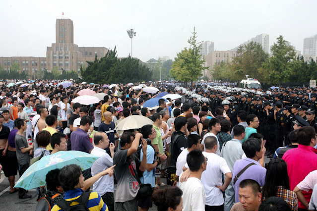 © APA/EPA/Li Dong Demonstration in Dalian