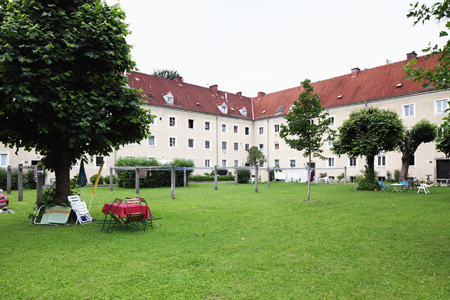 © NORDICO Stadtmuseum Linz Harbachsiedlung, Innenhof, 2012