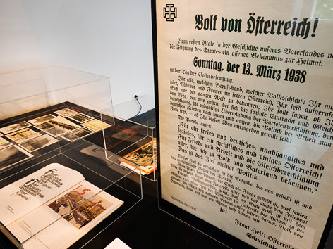 © Norbert Artner Ausstellungsansicht. „Hitlerbauten“ in Linz Wohnsiedlungen zwischen Alltag und Geschichte 1938 bis zur Gegenwart