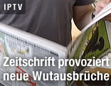 Mann blättert in Zeitung