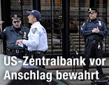 Polizei vor der Federal Reserve Bank in New York