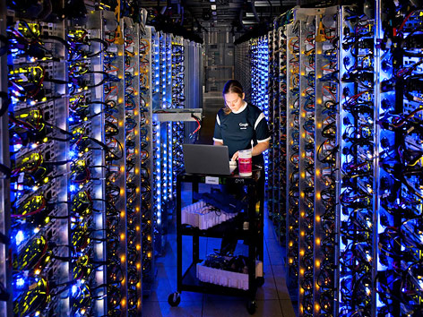 © AP/Google/Connie Zhou Datenzentrum von Google in Dalles, Oregon