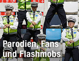 Polizisten tanzen "Gangnam Style"