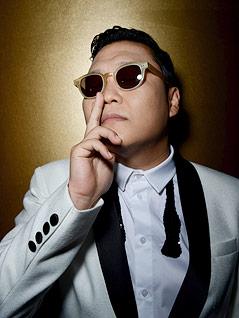 © APA/EPA/Tracey Nearmy Musiker Psy mit Sonnenbrille