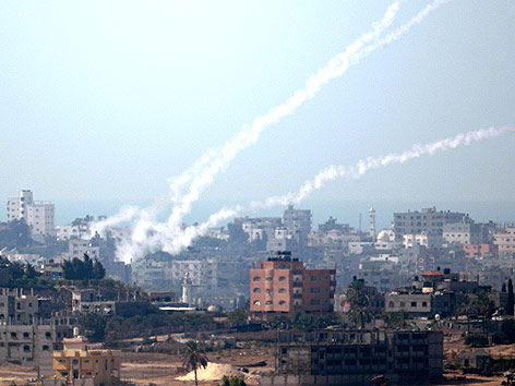 © AP/Ariel Schalit Raketenabwurf auf Stadt in Israel