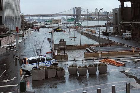 © AP/Louis Lanzano Überflutete Tunnelzufahrt in New York