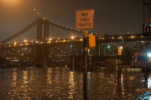 Überschwemmtes Ufer in Brooklyn