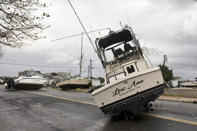 © Reuters/Steve Nesius Boote auf einer Straße in New Jersey