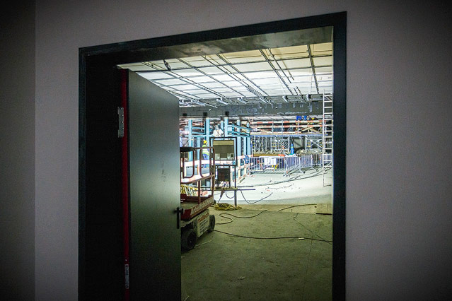 Offene Tür auf der Baustelle am Wiener Hauptbahnhof