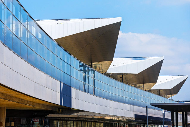 © ORF.at/Christian Öser Detail des Rautendachs am Wiener Hauptbahnhof