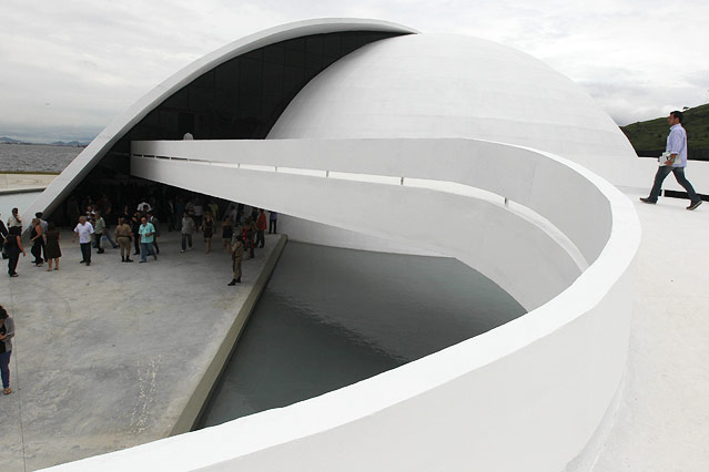 © Reuters/Bruno Domingos Oscar Niemeyer foundation in Niteroi