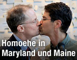 Homosexuelles Paar Küsst sich
