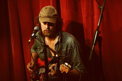 Daniel Norgren mit Gitarre