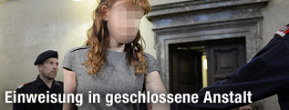 Angeklagte im Gerichtssaal