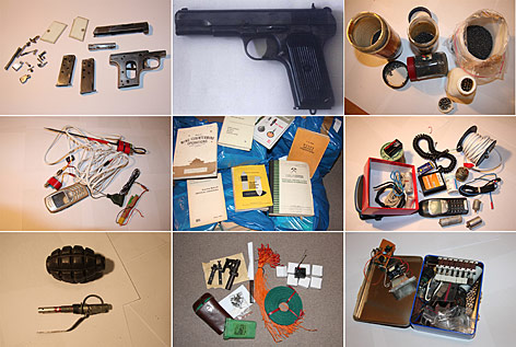 © Reuters/Polish Prosecutors Office Bildercombo sichergestellter Waffen und Werkzeuge