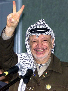 © AP/Laurent Rebours Yassir Arafat mit Victory-Zeichen