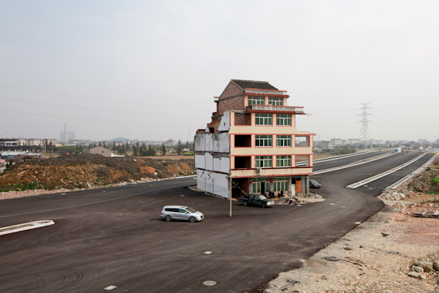 © Reuters/Aly Song Haus auf Schnellstraße in China