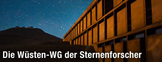 Nachtaufnahme des ESO-Hotels