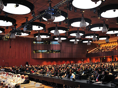 Teilnehmer im Konferenzsaal der Klimakonferenz in Doha