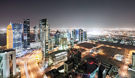 Nächtliche Skyline von Doha