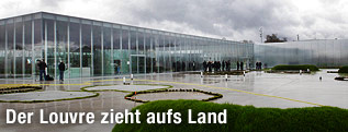 Hauptgebäude des Louvre Lens