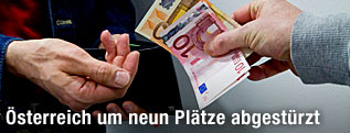 Geldübergabe