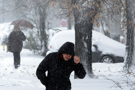 © AP/Darko Vojinovic Schneefall in Belgrad