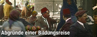 Platz in Kairo mit einem Kaffeehaus