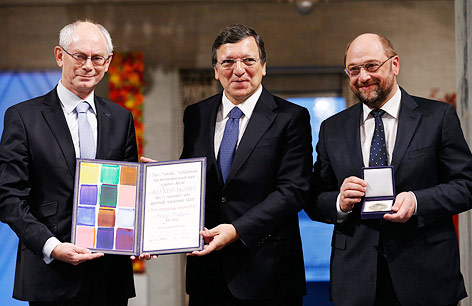 © APA/EPA/Cornelius Poppe EU-Ratspräsident Herman van Rompuy, Kommissionspräsident Jose Manuel Durao Barroso und Parlamentspräsident Martin Schulz