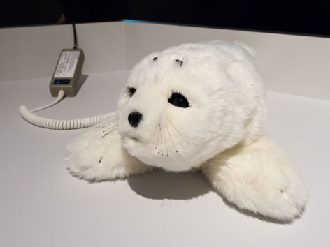 © ORF.at/Zita Köver Roboter in Gestalt eines Robbenbabies