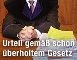Richterhände und Akten