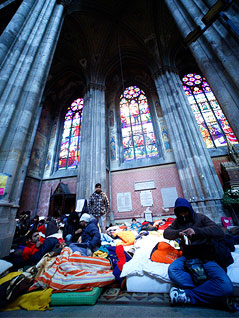© APA/Georg Hochmuth Flüchtlinge in Votivkirche