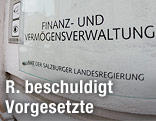 Schild mit Aufschrift "Finanz- und Verm&ouml;gensverwaltung"