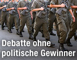 Soldaten stehen in einer Reihe