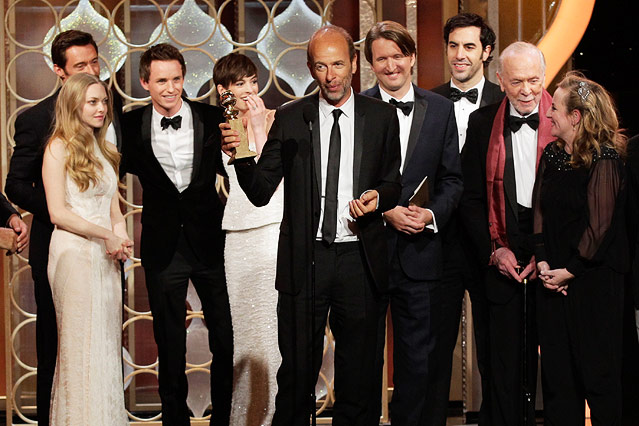© AP/NBC, Paul Drinkwater Eric Fellner mit den Darstellern von "Les Miserables"