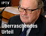 Alfons Mensdorff-Pouilly betritt den Gerichtssaal