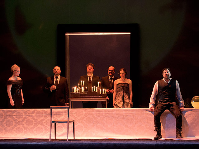 © Monika Rittershaus Patricia Bardon (Zenobia), Fluvio Bettini (Farasmane), Jeremy Ovenden (Tigarne), Florian Bösch (Tiridate), Sophie Karthäuser (Polissena) und David Daniels (Radamisto)