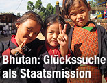 L&auml;chelnde Kinder aus Bhutan