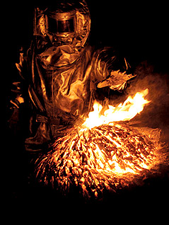© Jacob Appelbaum Feuerball aus Wunderkerzen