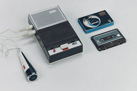 © Philips Kassettenrekorder und Kassetten