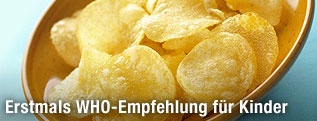 Schale mit Kartoffelchips