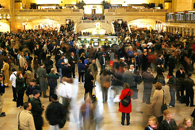 © Reuters/ Lucas Jackson Menschenmassen in der Großen Halle der Grand Central Station in New York