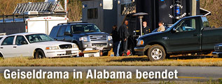 Einsatzkräfte am Ort des Geschehens in Alabama