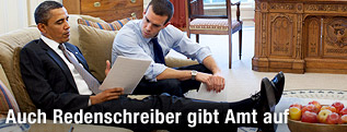 US-Präsident Barack Obama mit sienem Redenschreiber Jon Favreau im Oval Office