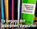 Ein gedrucktes Exemplar der Dissertation von Annette Schavan (CDU)