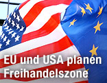 EU- und US-Flaggen