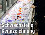 Tiefkühlabteilung im Supermarkt