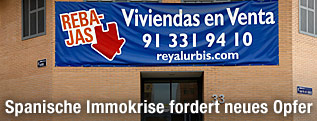 Spanisches Transparent des Immobilienkonzerns Reyal Urbis